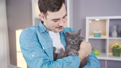 Nahaufnahmeporträt-Eines-Glücklichen-Mannes-Und-Seiner-Katze.